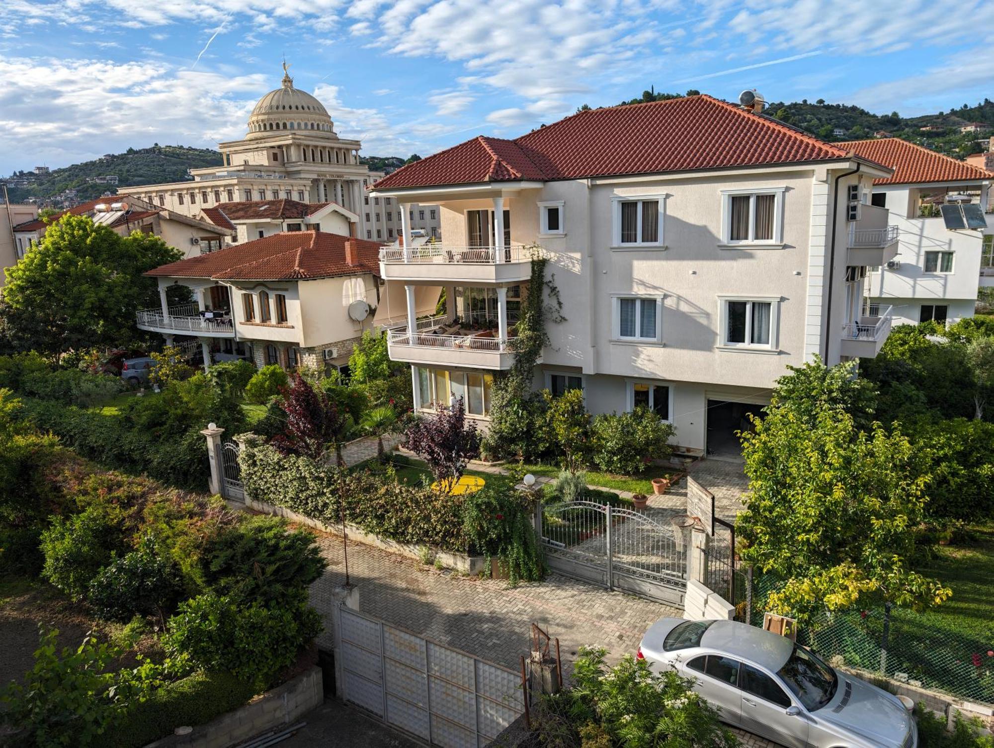 Villa With Garden And Veranda Berat Bagian luar foto
