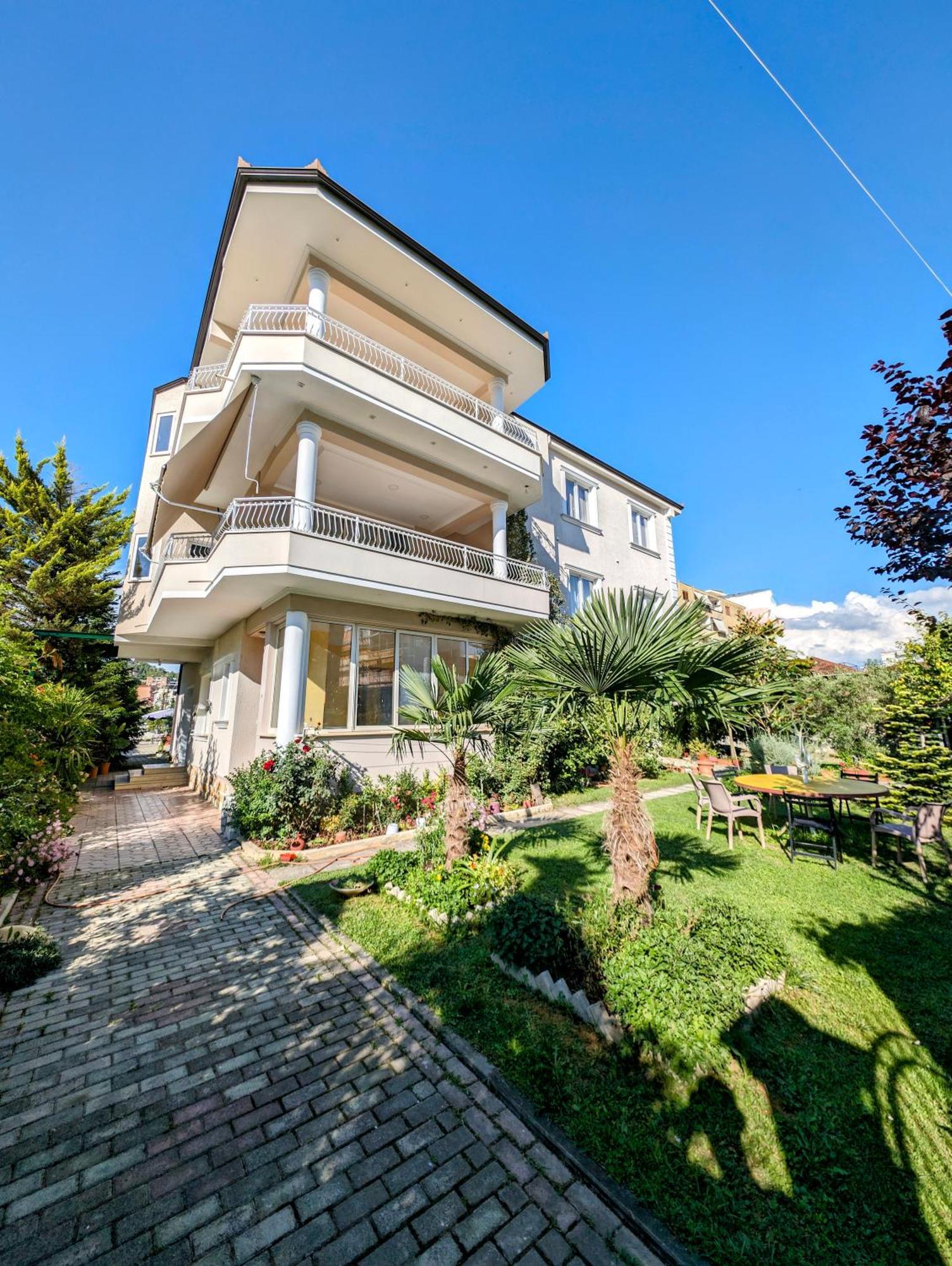 Villa With Garden And Veranda Berat Bagian luar foto