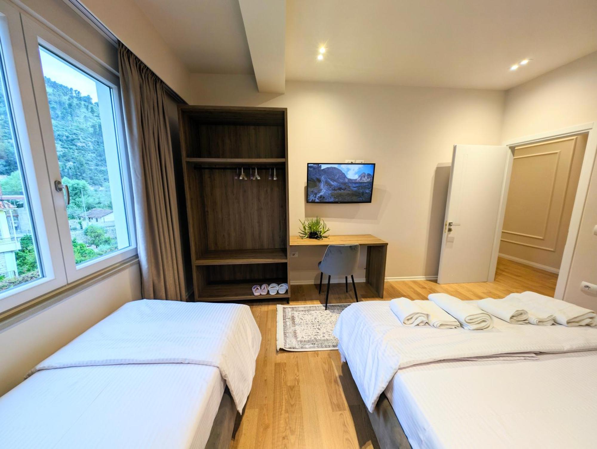 Villa With Garden And Veranda Berat Bagian luar foto